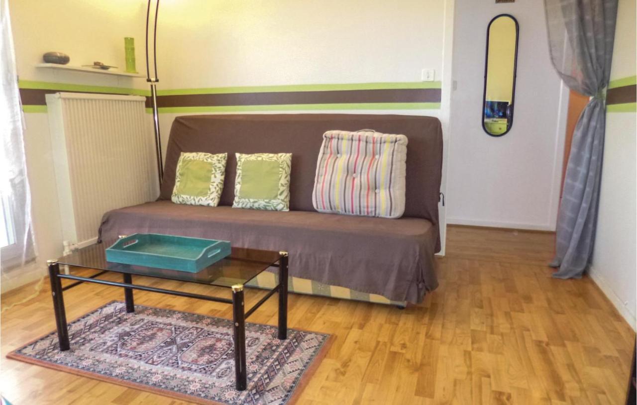 1 Bedroom Nice Apartment In Grandcamp Maisy ภายนอก รูปภาพ