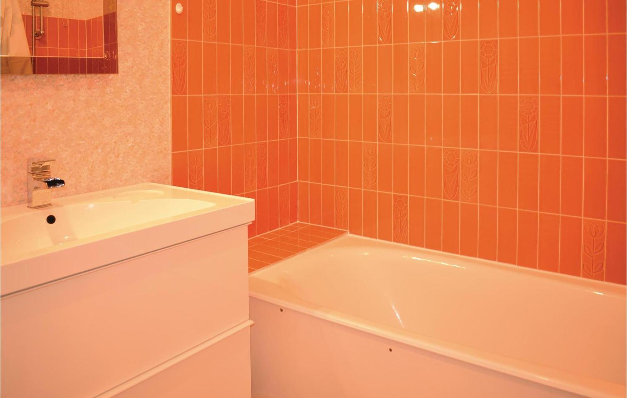 1 Bedroom Nice Apartment In Grandcamp Maisy ภายนอก รูปภาพ